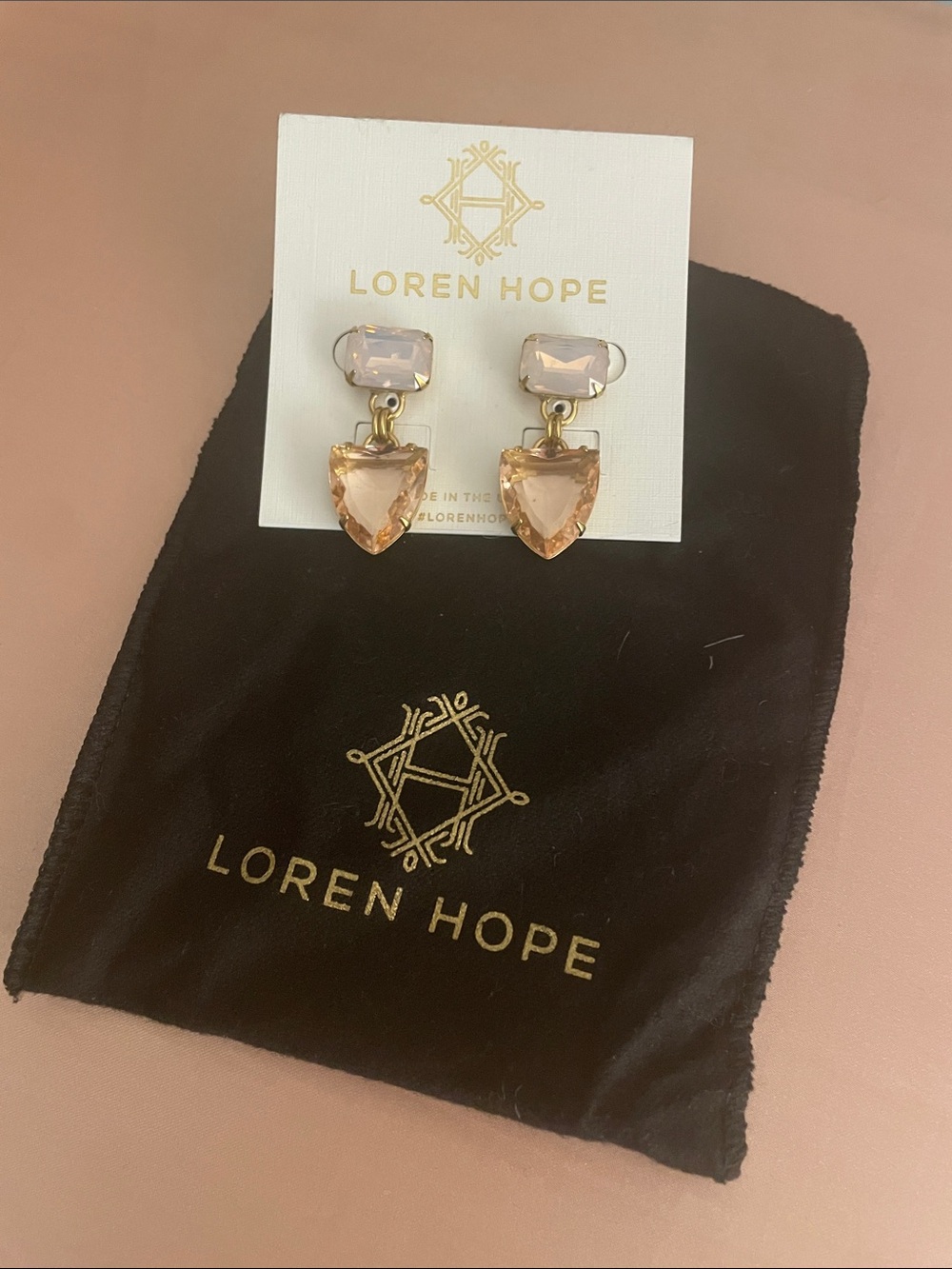 NWT Loren Hope Savannah Blush and Pale Pink Crystal Drop Earrings